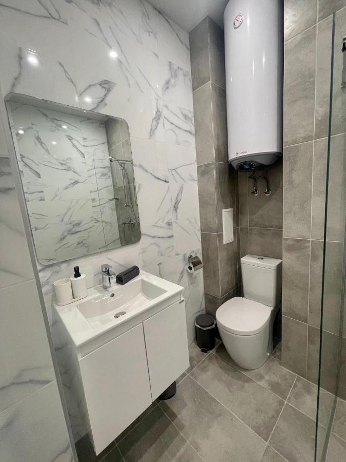 Vanquish Central Apartment Varna Buitenkant foto